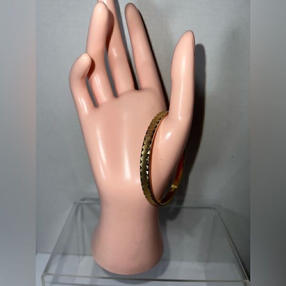 NEW Trifari L  - Picture 1 of 4